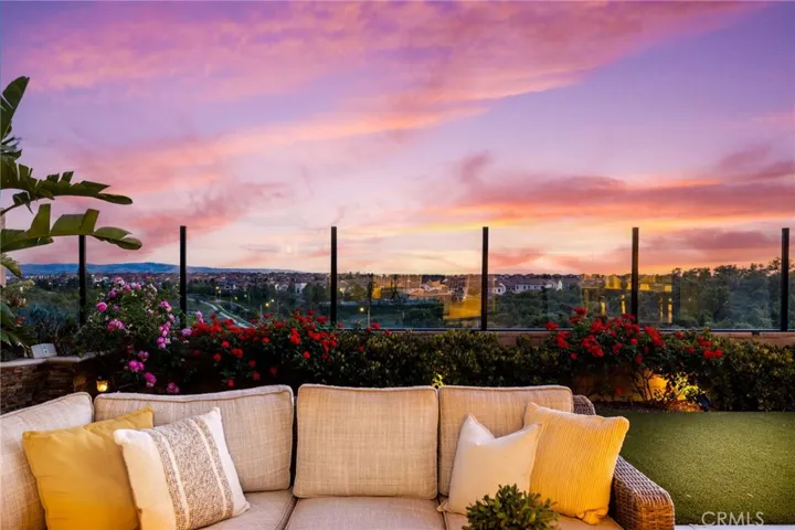 154 Roscomare, Irvine, California 92602