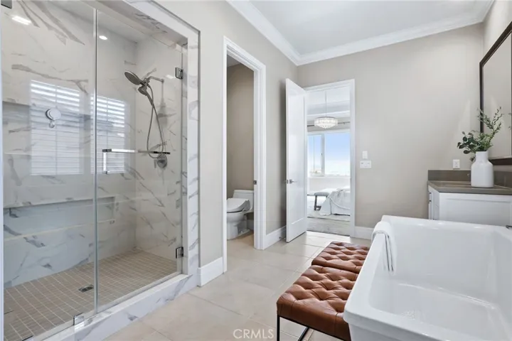 154 Roscomare, Irvine, California 92602