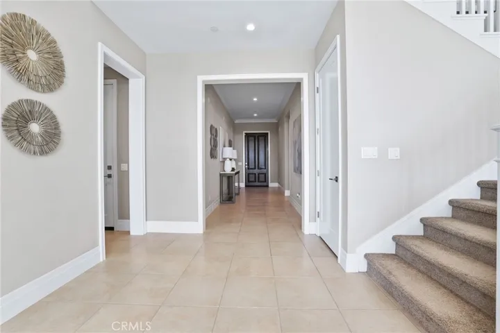 154 Roscomare, Irvine, California 92602