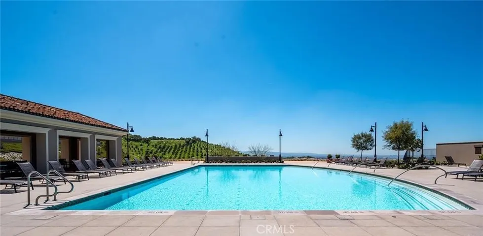 154 Roscomare, Irvine, California 92602