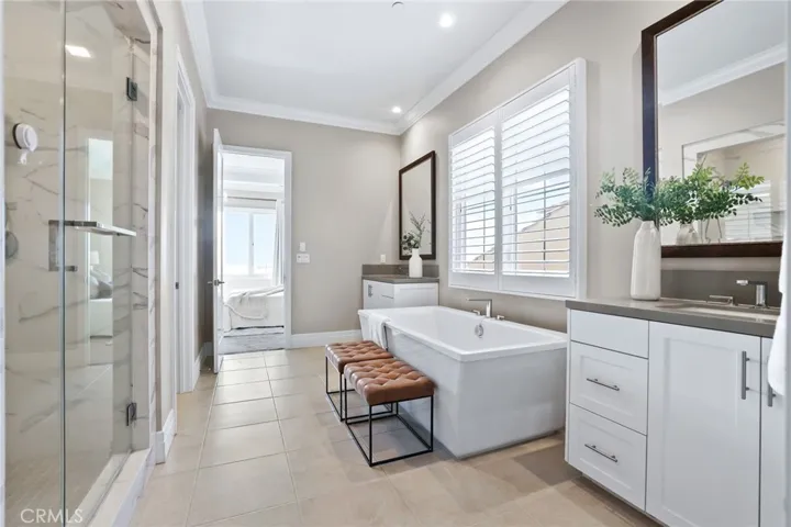154 Roscomare, Irvine, California 92602