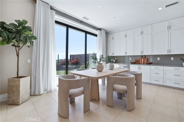 154 Roscomare, Irvine, California 92602