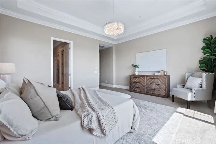 154 Roscomare, Irvine, California 92602