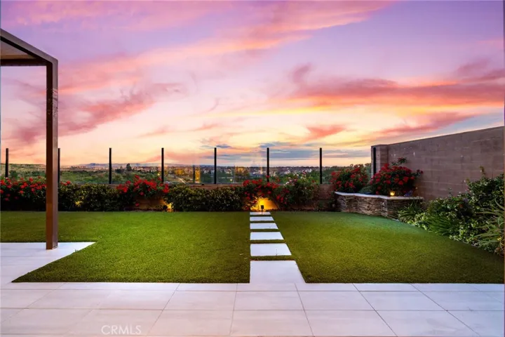 154 Roscomare, Irvine, California 92602