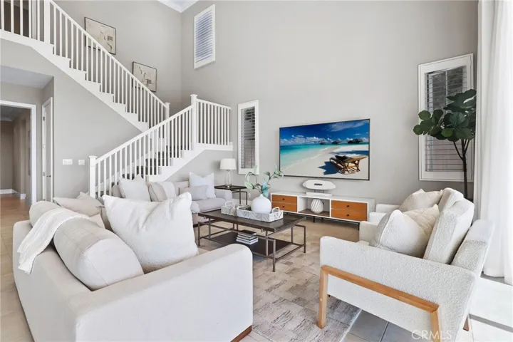 154 Roscomare, Irvine, California 92602