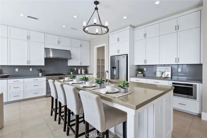 154 Roscomare, Irvine, California 92602