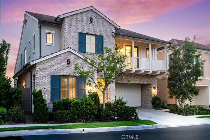 154 Roscomare, Irvine, California 92602