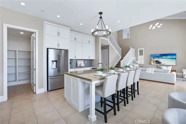154 Roscomare, Irvine, California 92602