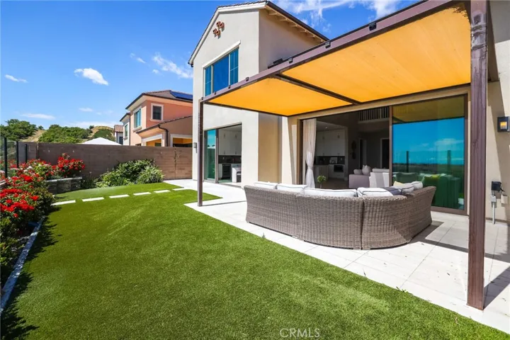 154 Roscomare, Irvine, California 92602