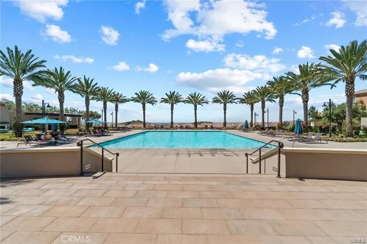 154 Roscomare, Irvine, California 92602