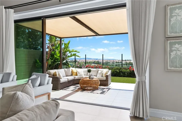 154 Roscomare, Irvine, California 92602