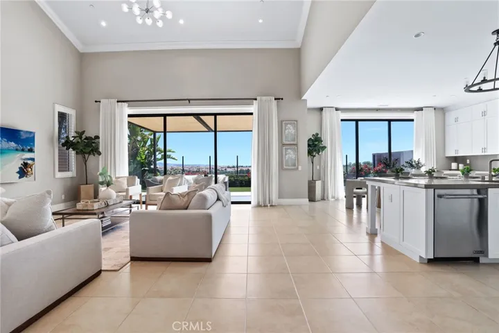 154 Roscomare, Irvine, California 92602
