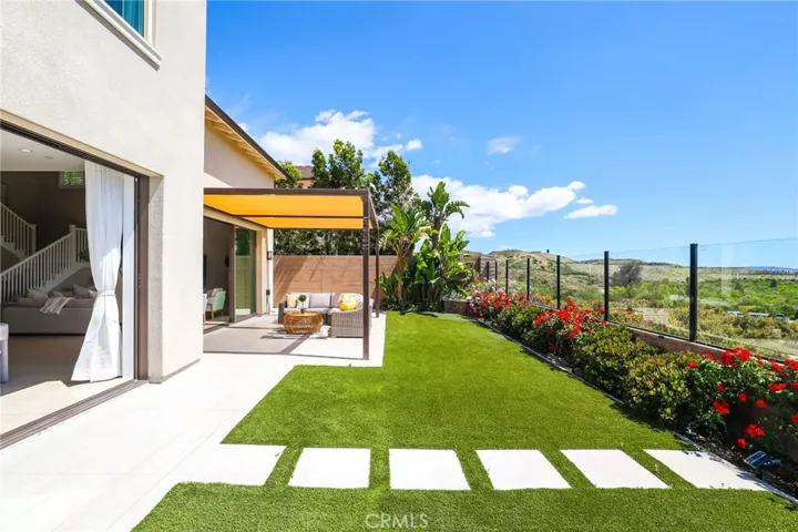 154 Roscomare, Irvine, California 92602