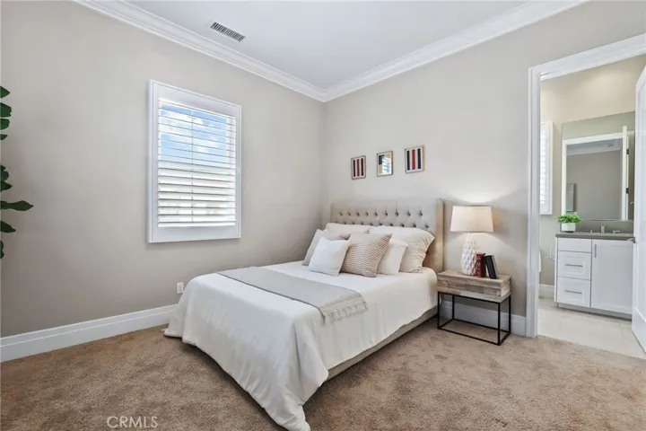 154 Roscomare, Irvine, California 92602