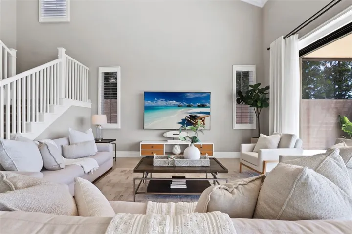 154 Roscomare, Irvine, California 92602