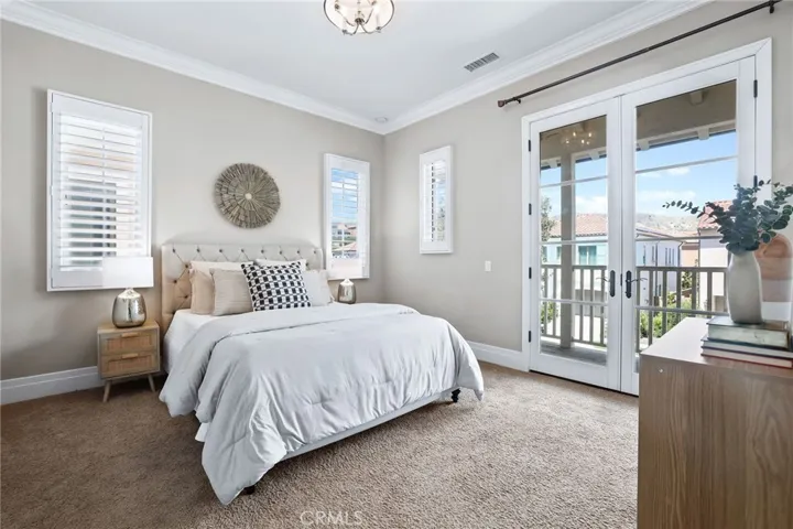154 Roscomare, Irvine, California 92602