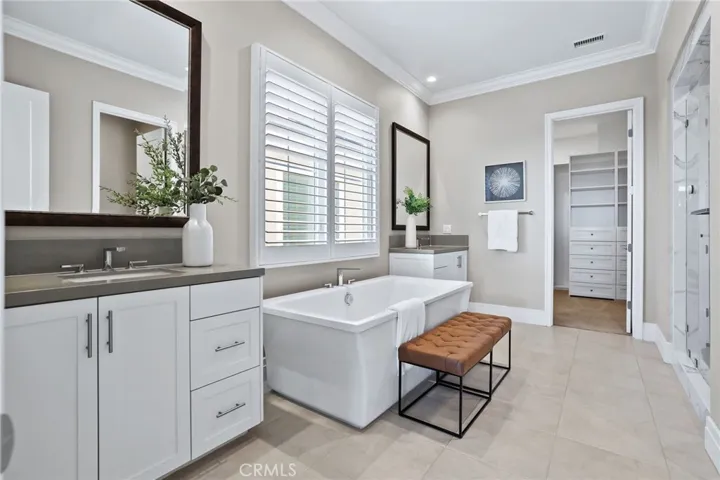 154 Roscomare, Irvine, California 92602