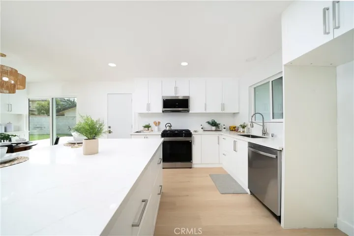 10232 Halawa, Huntington Beach, California 92646