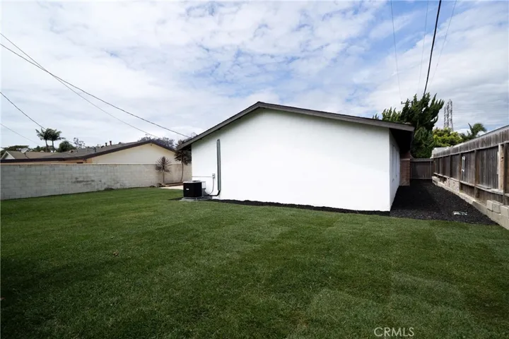 10232 Halawa, Huntington Beach, California 92646