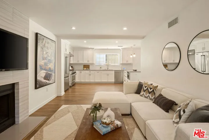 11734 Sunshine Terrace, Studio City, California 91604