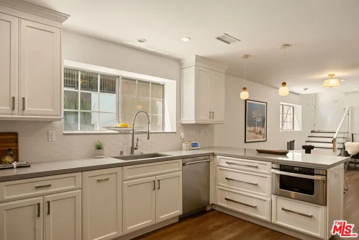 11734 Sunshine Terrace, Studio City, California 91604