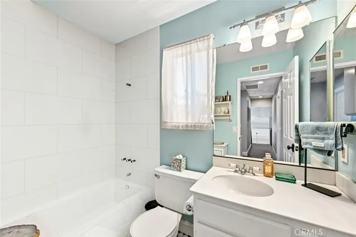 1359 Knoll Drive, Oceanside, California 92054