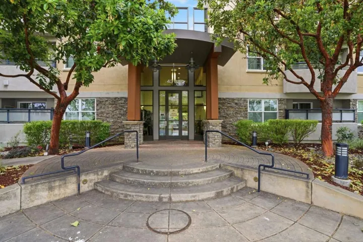 4388 El Camino Real 309, Los Altos, California 94022