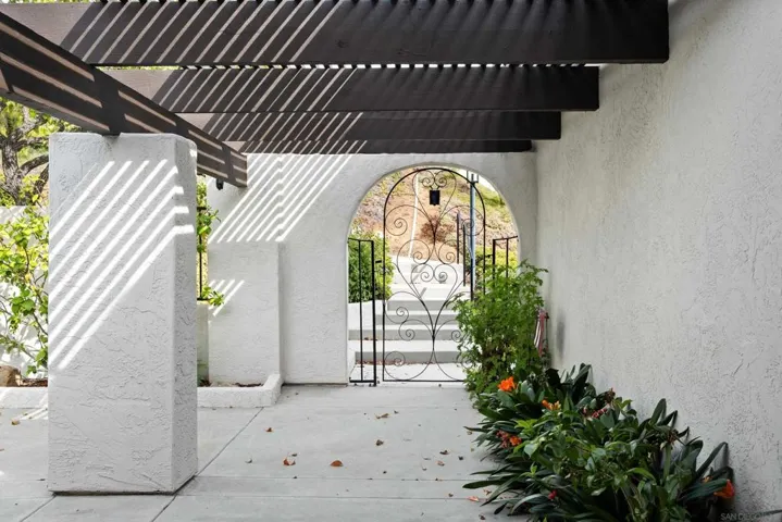 17976 Sencillo Lane, San Diego, California 92128