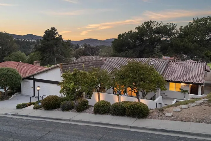 17976 Sencillo Lane, San Diego, California 92128