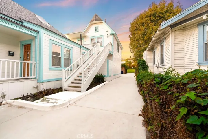 1033 E Santa Clara Street, Ventura, California 93001