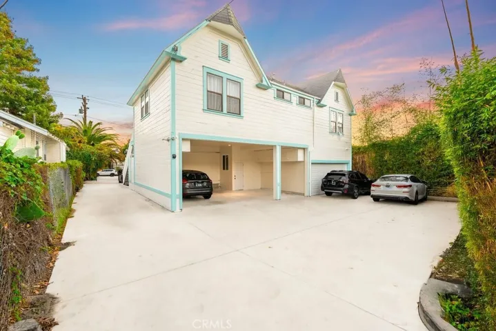 1033 E Santa Clara Street, Ventura, California 93001