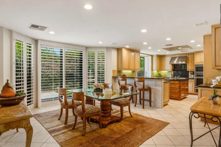 Kitchen and Breakfast Area