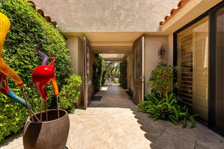 Courtyard View to the Street
