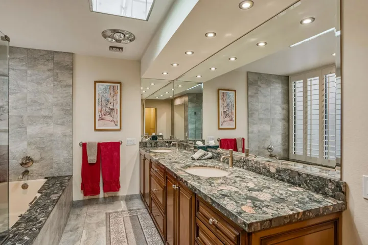 Guest Bath 1
