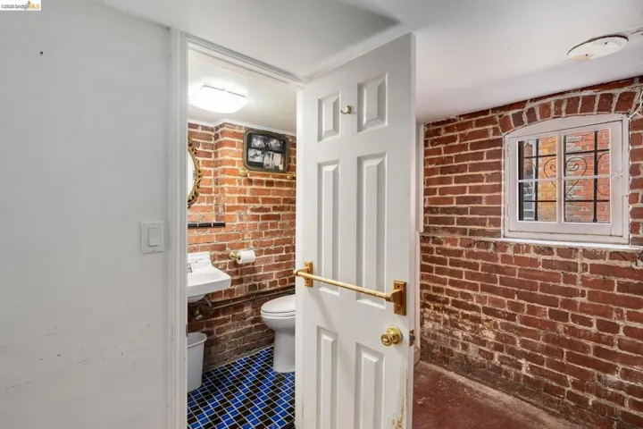 2350 Spaulding, Berkeley, California 94703