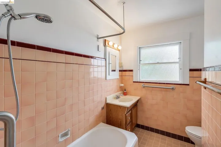 2350 Spaulding, Berkeley, California 94703