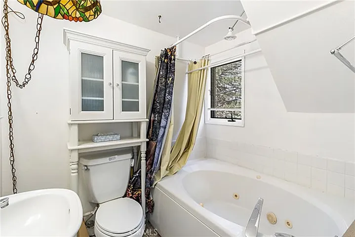 Main Lodge Bathroom 2