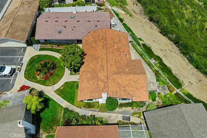 Private, beautiful location on edge of canyon