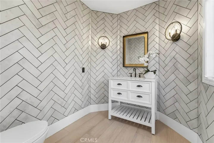 7612 Carmenita, West Hills, California 91304