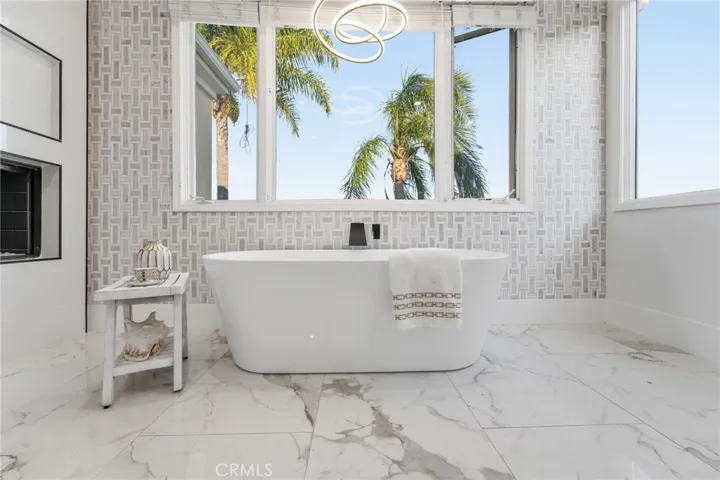7612 Carmenita, West Hills, California 91304