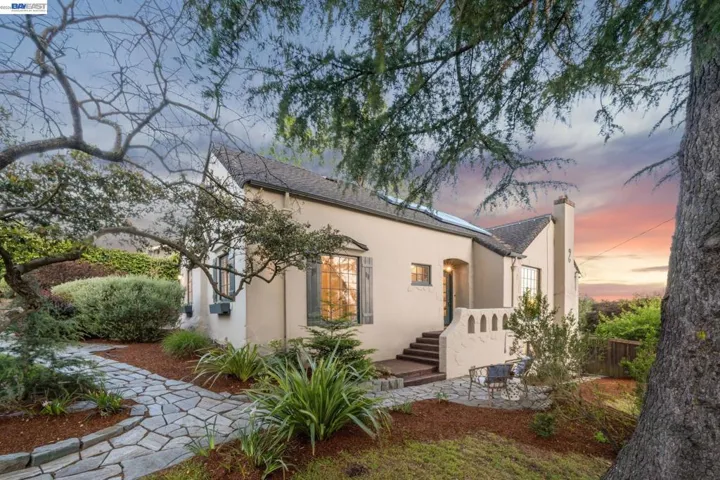6968 Thornhill Drive, Oakland, California 94611
