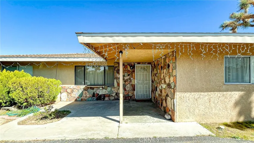 7411 Joshua Ln, Yucca Valley, California 92284