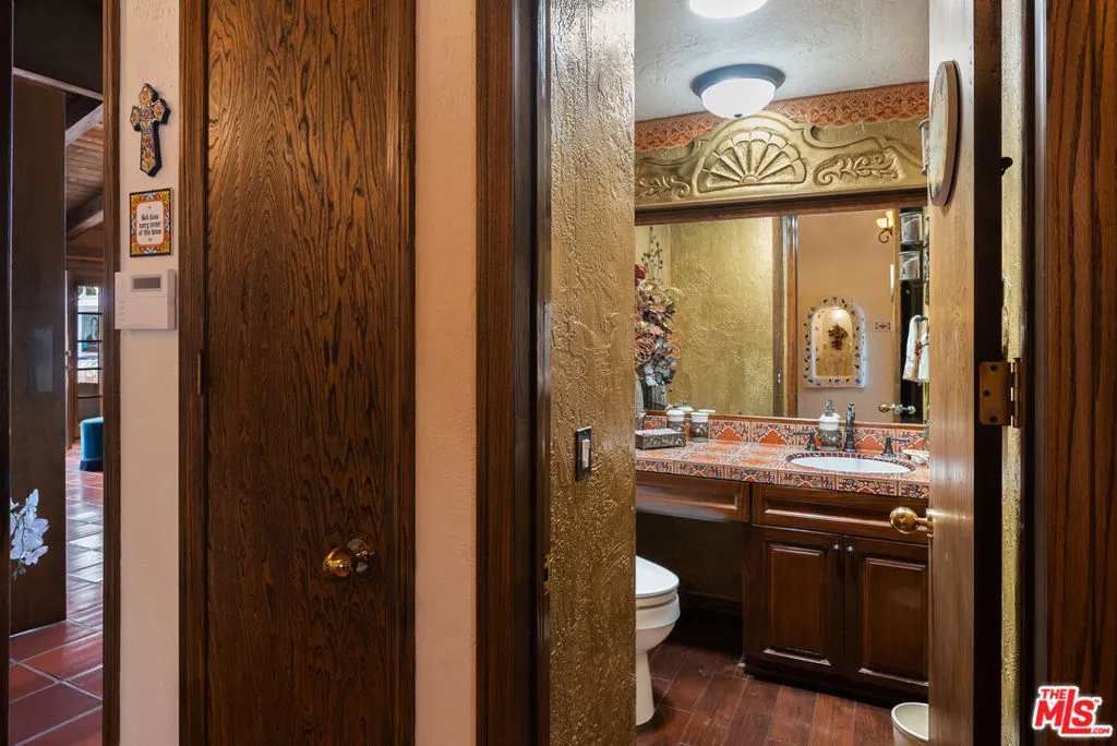 1/2 bath