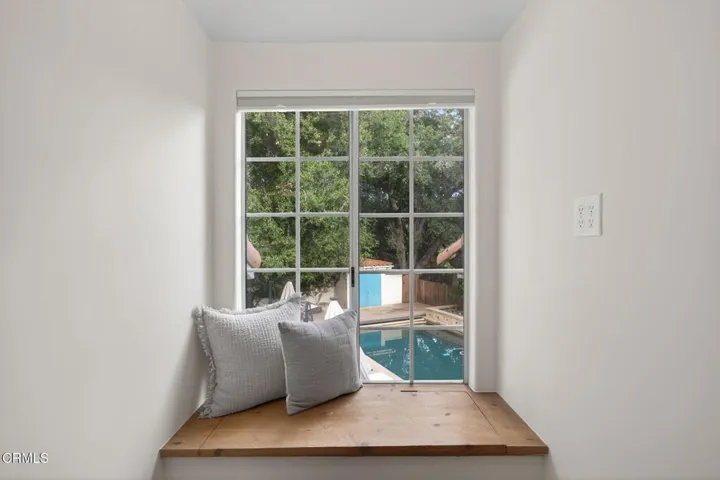 36 44-web-or-mls-UpmarketMedia-420And-18