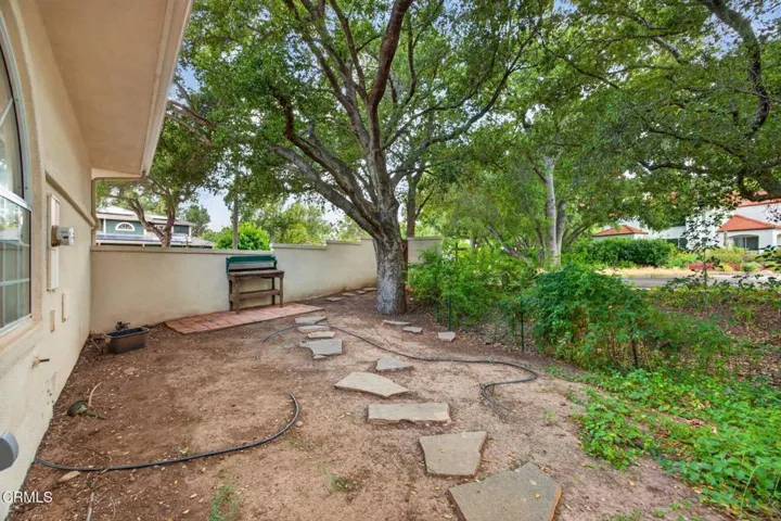 42 63-web-or-mls-UpmarketMedia-420And-18
