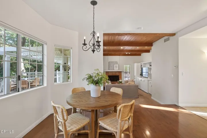 18 25-web-or-mls-UpmarketMedia-420And-07