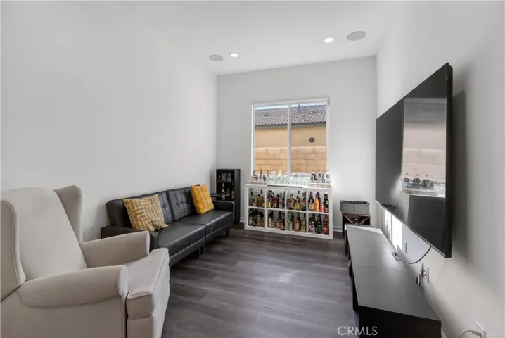 flex room with surround sound speakers