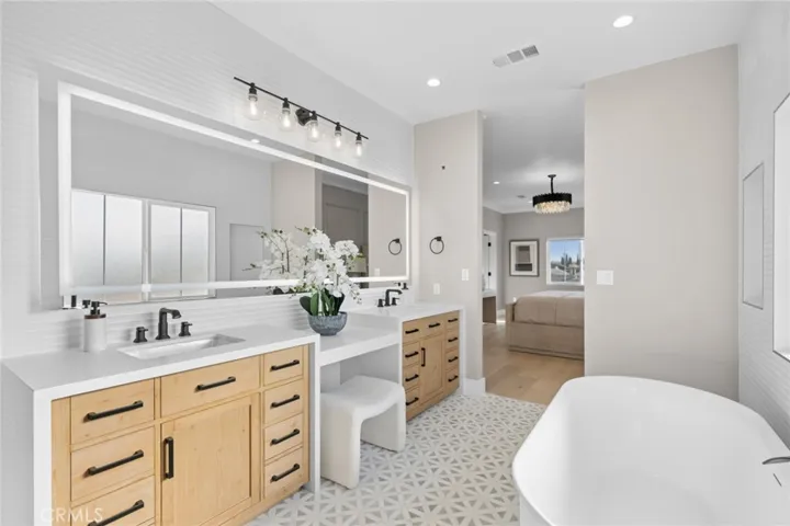 4652 Charnock, Irvine, California 92604