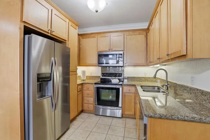 2968 Moorpark Avenue 17, San Jose, California 95128