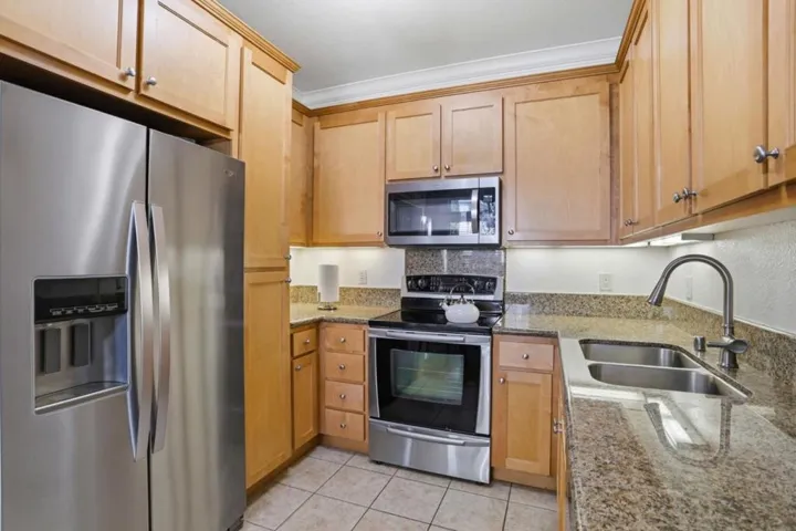2968 Moorpark Avenue 17, San Jose, California 95128